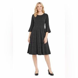 Roz & Ali Petite L Size Dark Grey Solid Color crew neck Knee Length 3/4 sleeves